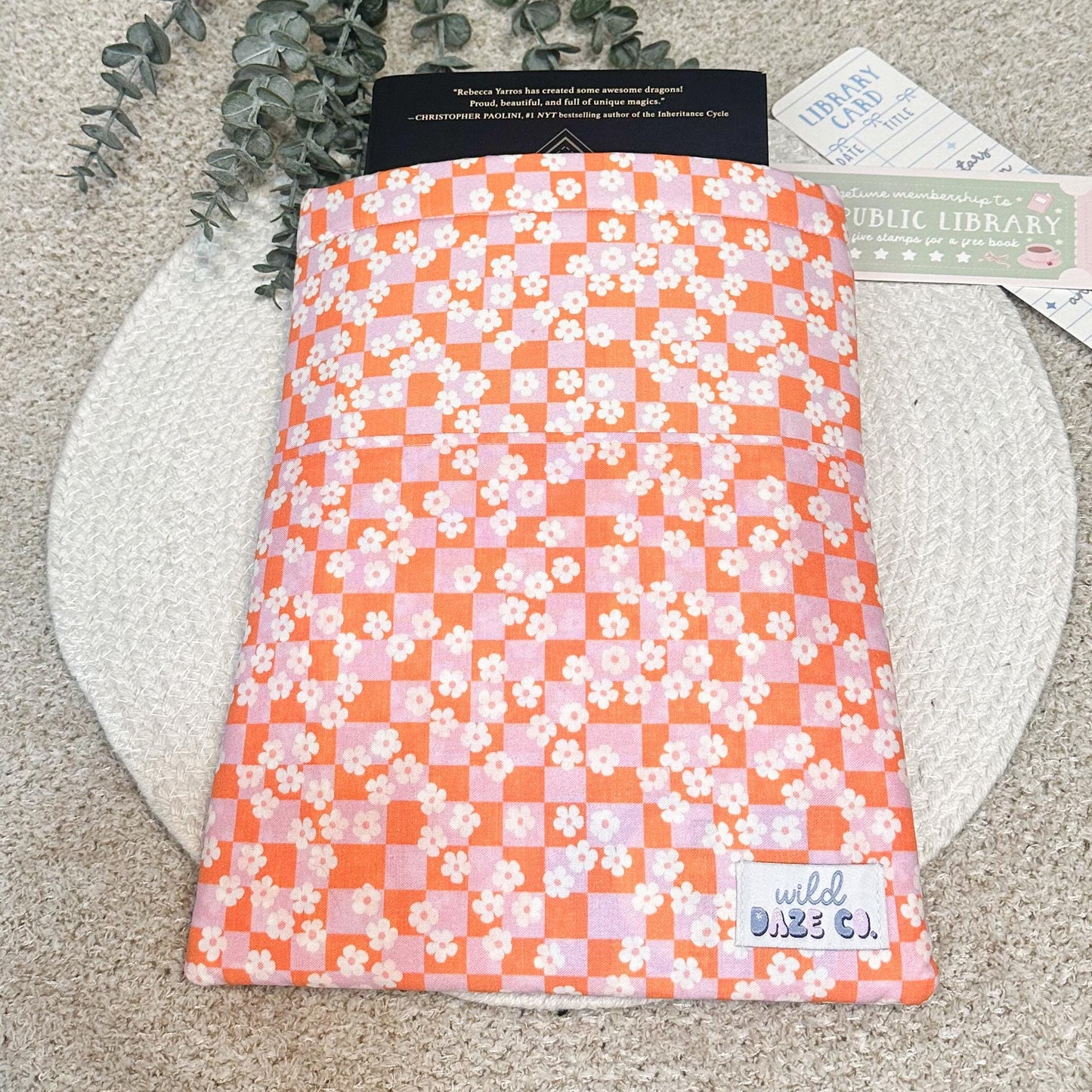 Daisies in Orange and Pink Checkered Book Sleeve